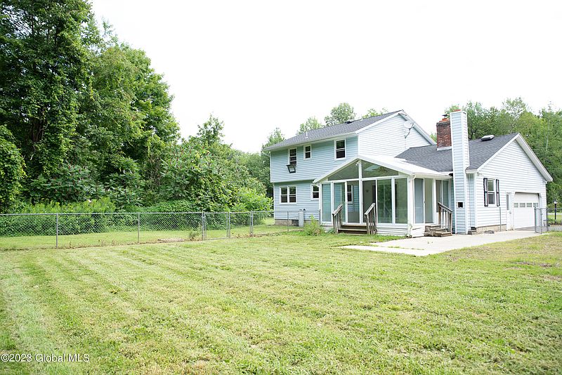 3rd image of 5079 Jersey Hill Road