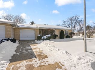 419 Andover Dr #419B, Monroe Township, NJ 08831