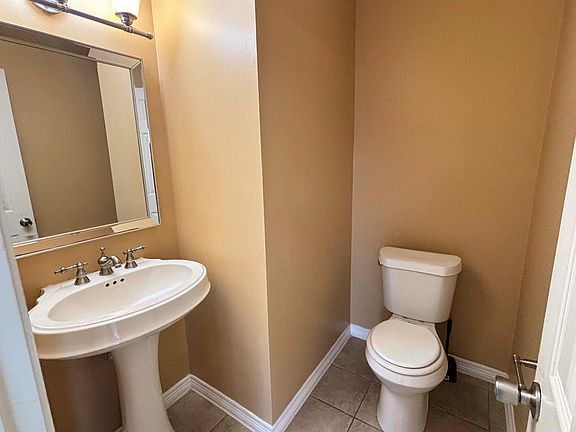 5th image of 2108 Arbor Creek Dr