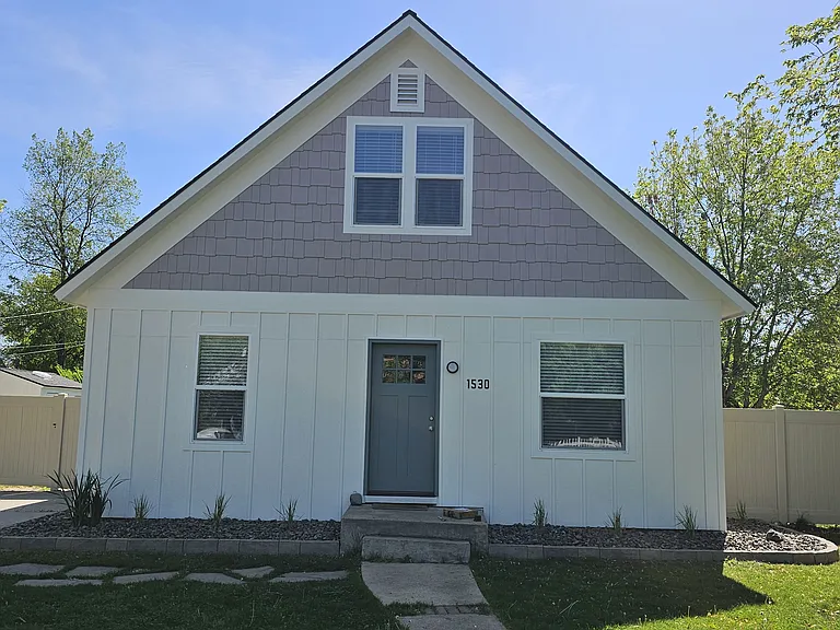 1530 S Vermont Ave — Photo 3