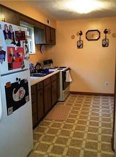 4th image of 806 Hillview Dr