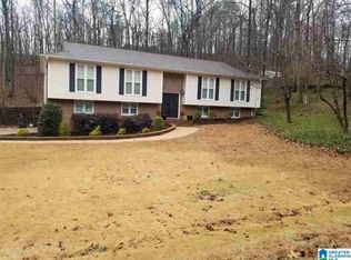 18 Oak Ridge Dr, Pelham, AL 35124