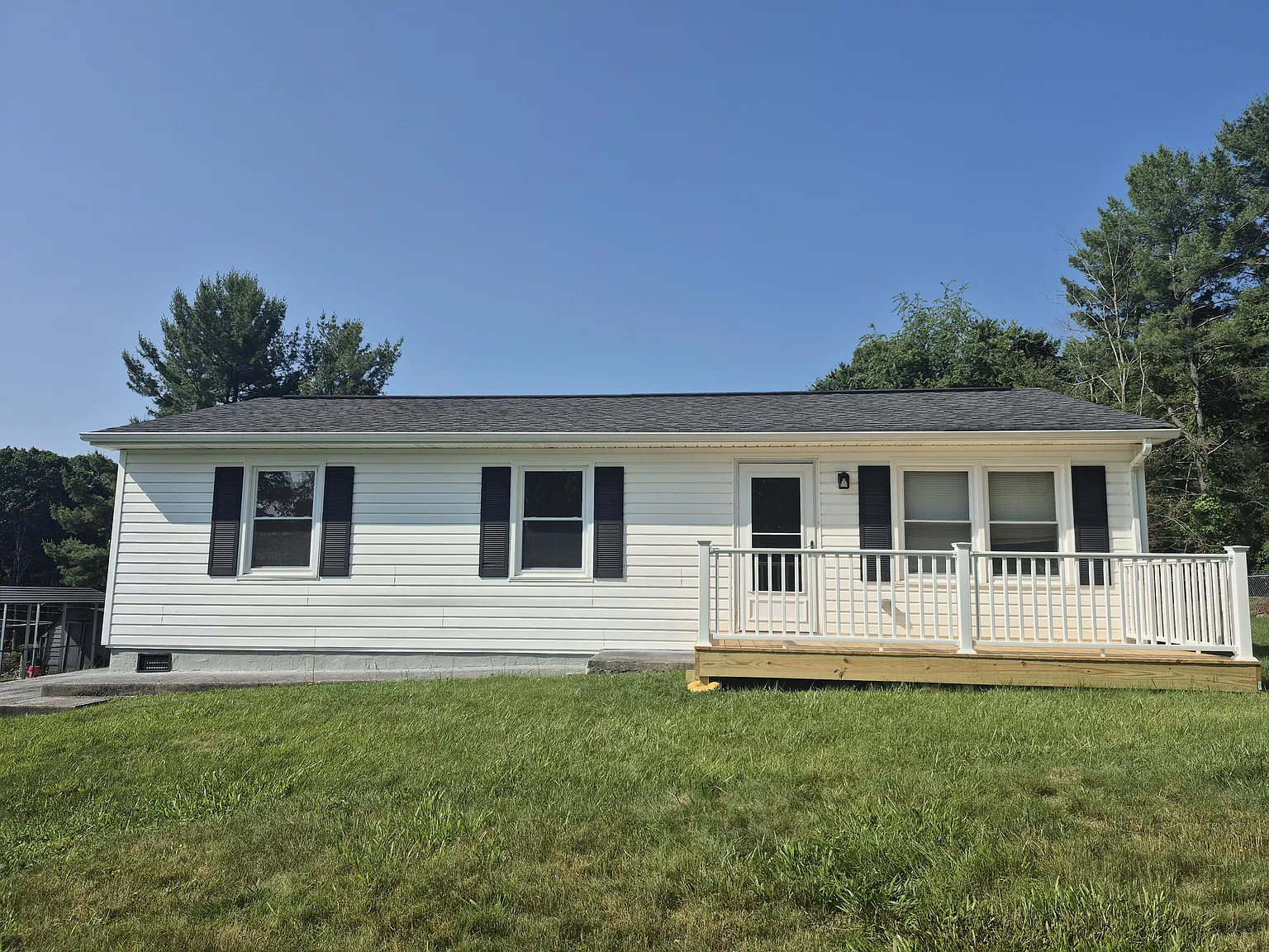 3 bed, 1008 sqft, $1,200 — Photo 1