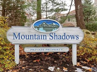 65 Bentley Dr, Franklin Lakes, NJ 07417