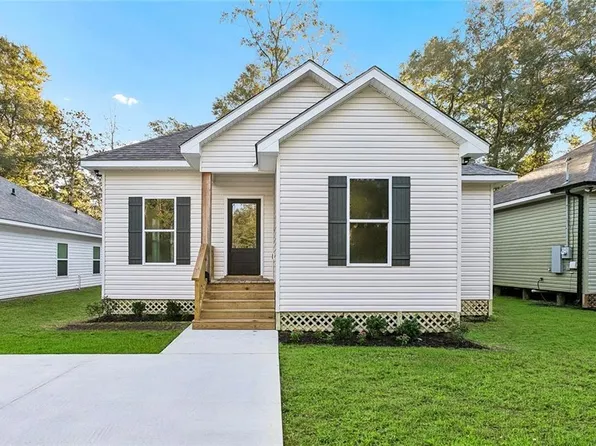 61450 Marie Dr, Lacombe, LA 70445