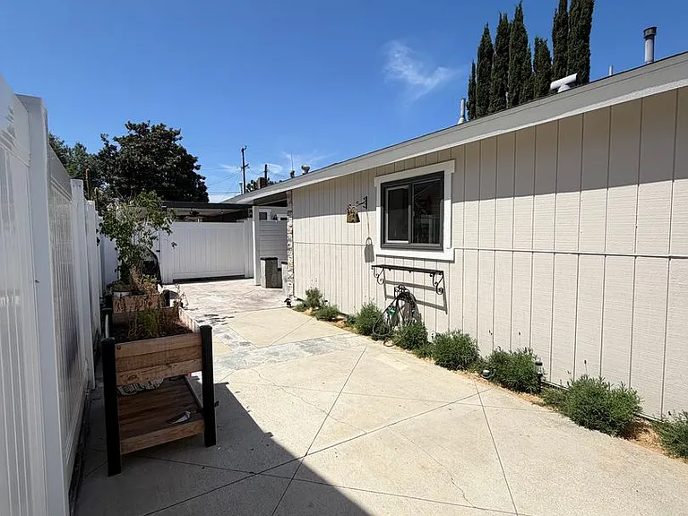 535 E Van Bibber Ave — Photo 18