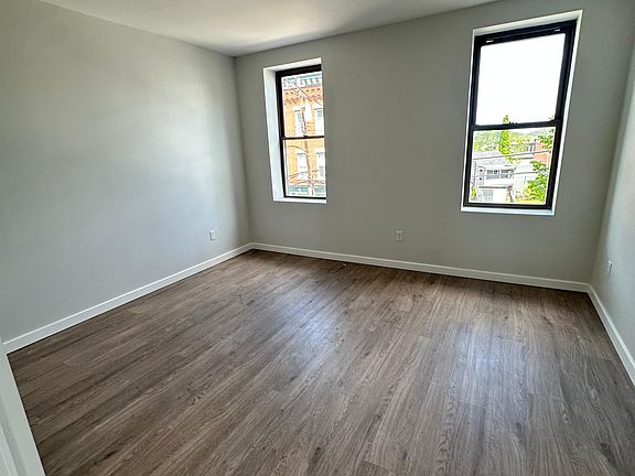 4th image of 3202 Brereton St APT 1