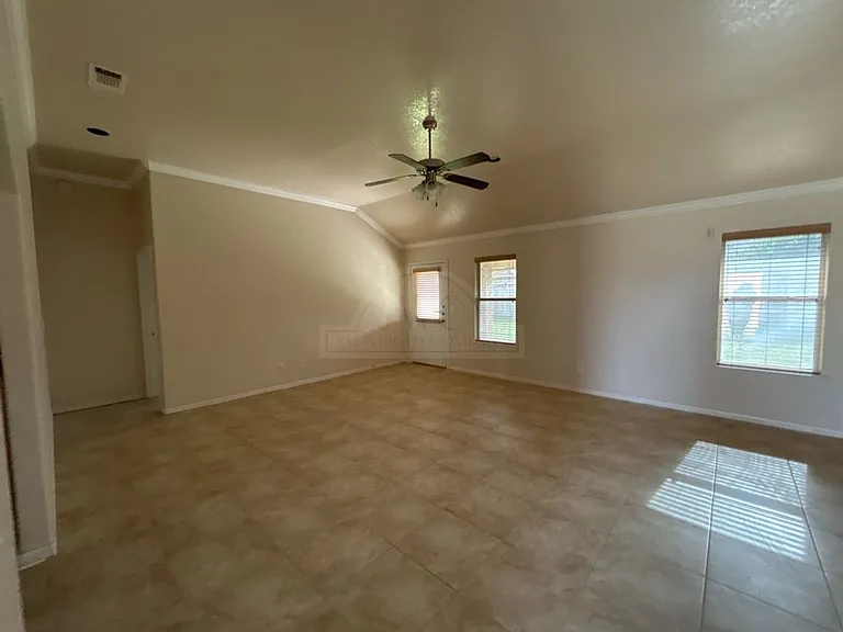 710 Aries Ave — Photo 3
