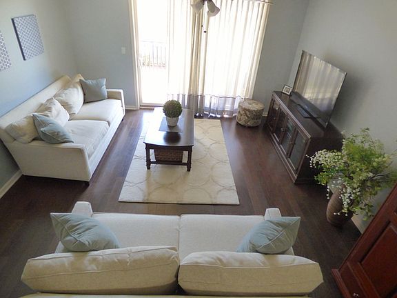 4th image of 300 Village Cir Unit 204