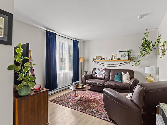3rd image of 13 Mooney Crescent