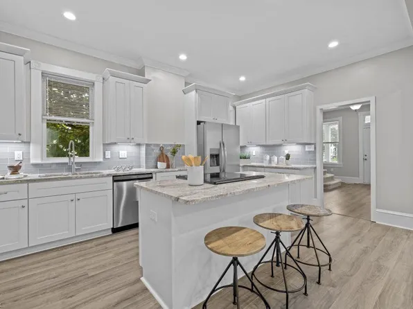 2233 Keller Ave, Norfolk, VA 23509