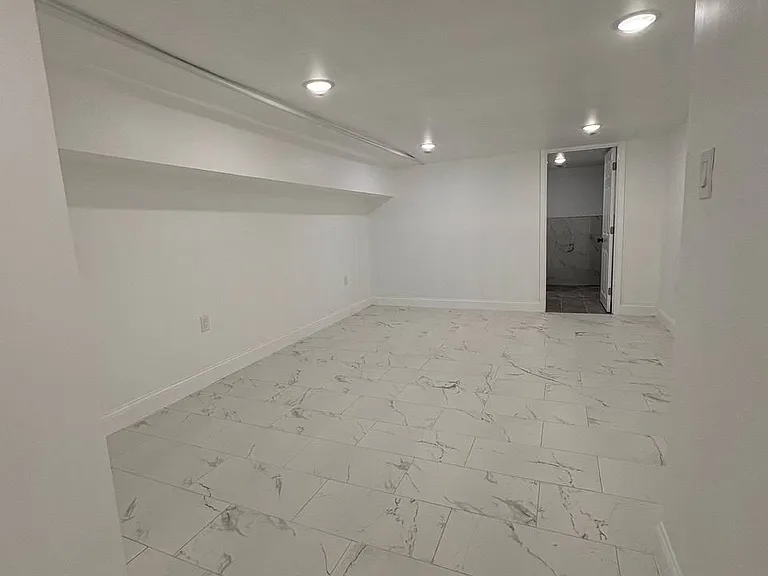 1331 Dickinson St #1 — Photo 11