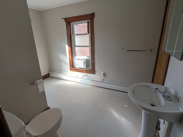 273-275 Water St — Photo 7