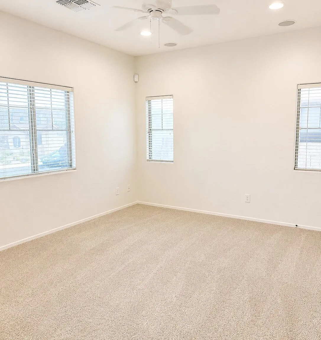 3 bed, 2.5 bath, 1375 sqft, $2,000 — Photo 4