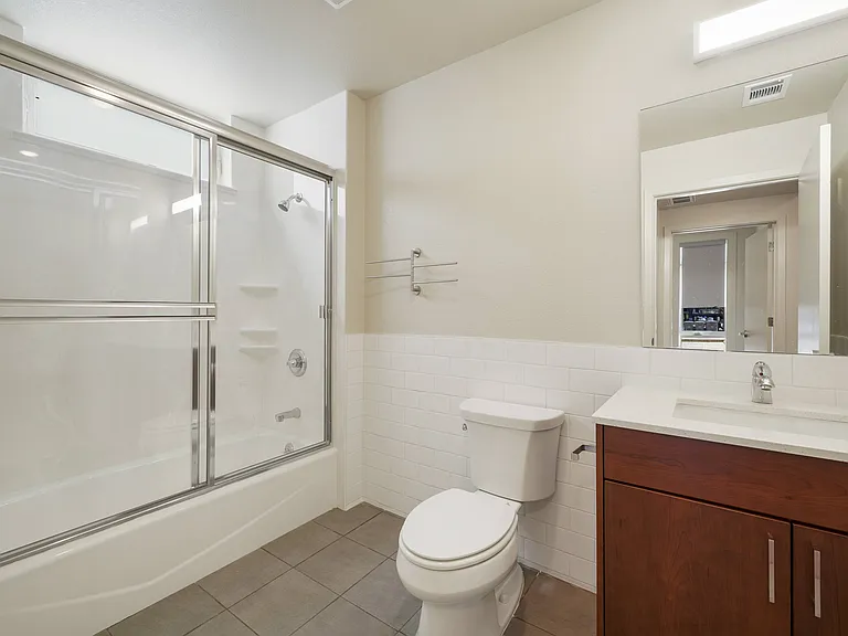 Vero Hills Apartments — Photo 9