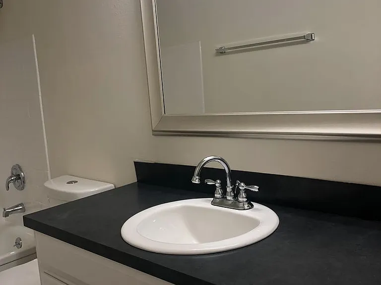 Effortless Living Near the Alaska Junction The Webster Apartments — Photo 16
