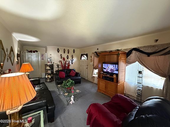 4th image of 1501 Bond Street
