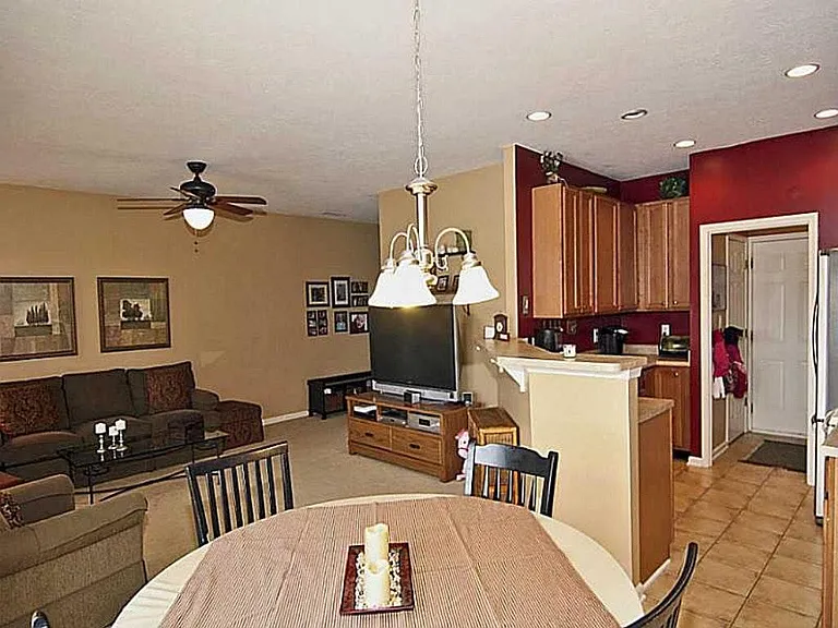 10936 Lemongrass Dr — Photo 7