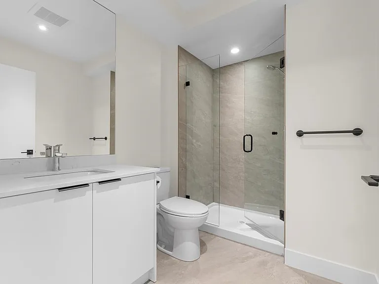 7338 Maple St #BASEMENT — Photo 12