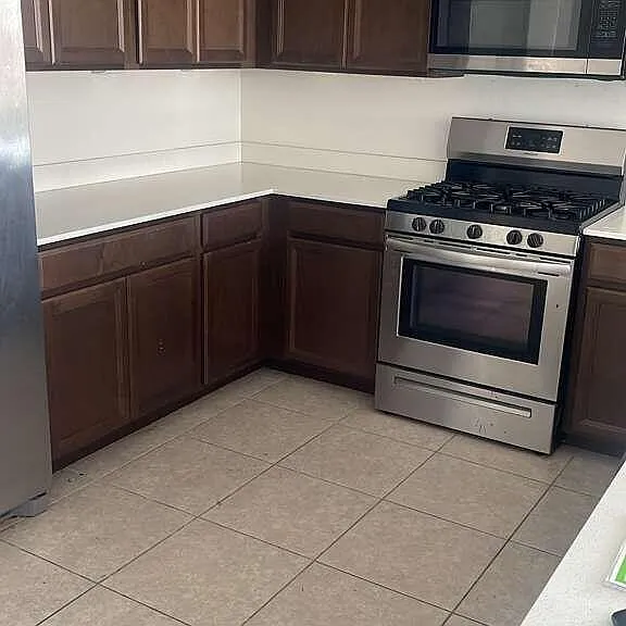 1318 E Irwin Ave — Photo 5