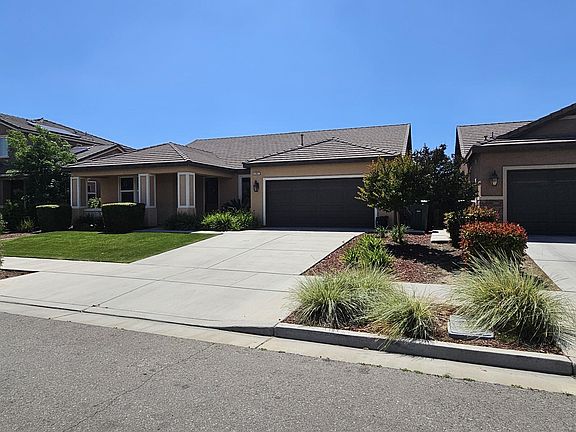 2nd image of 2901 S Oakhurst Court