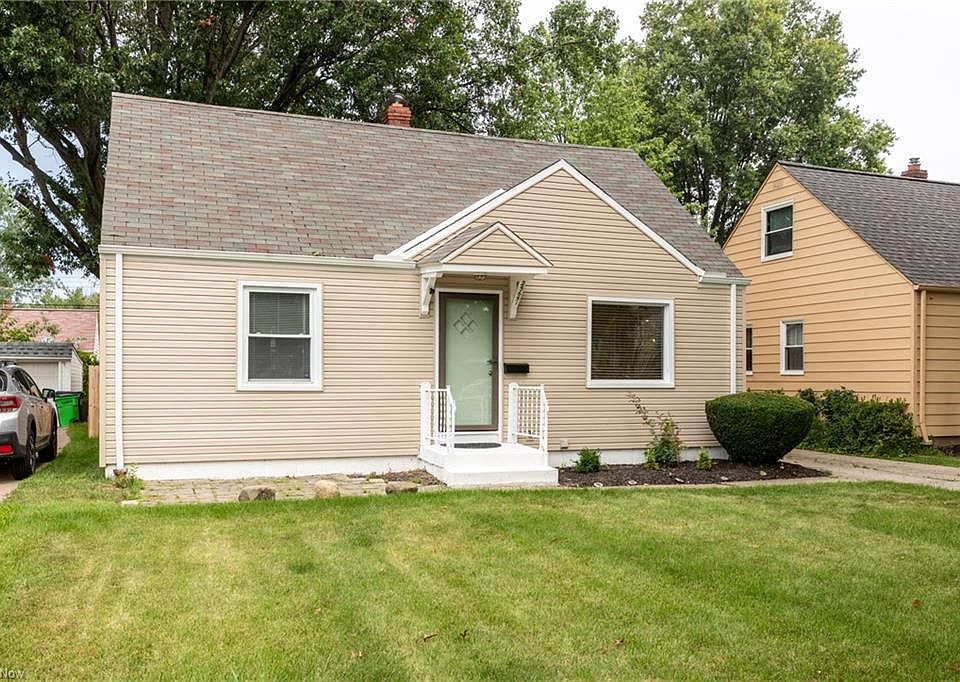 1st image of 25651 Briardale Ave