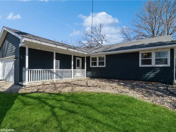 822 Ashmoore Cir, West Des Moines, IA 50265