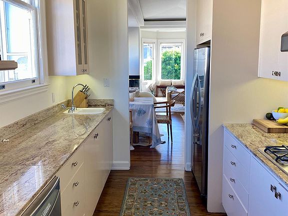 3rd image of 2801 Octavia St APT 4