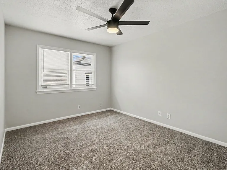 1130 S 31st St — Photo 15