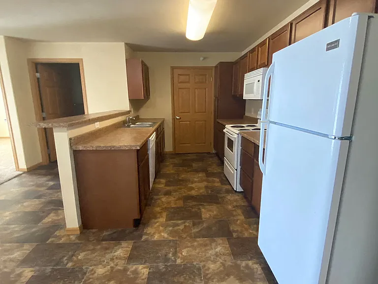 Stanley Apartments — Photo 38