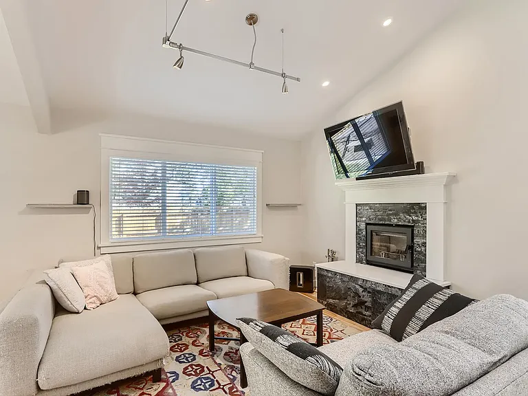 4418 Driftwood Pl — Photo 4