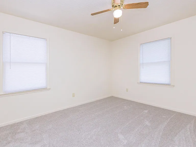 Belmont Heights Apartments & Townhomes — Photo 54