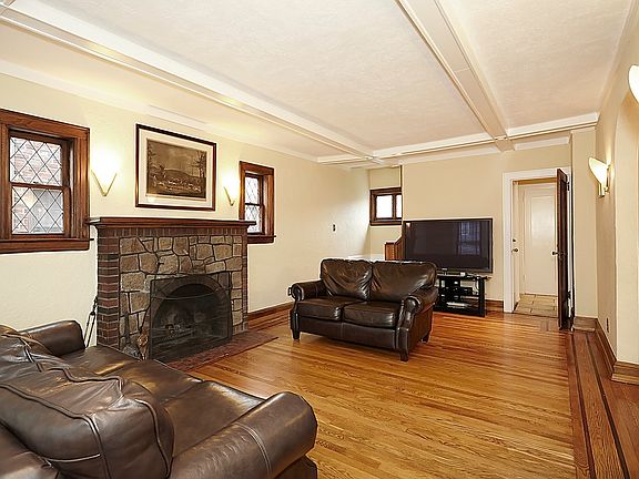 Living Room w/WBFP