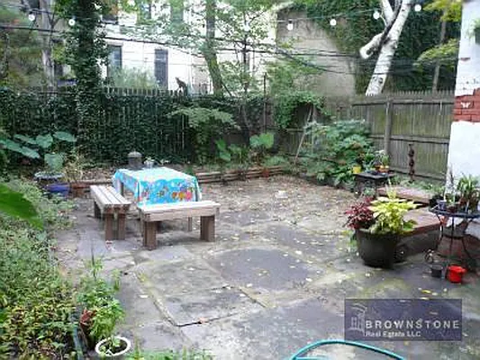 Rented by Brownstone Real Estate | media 21