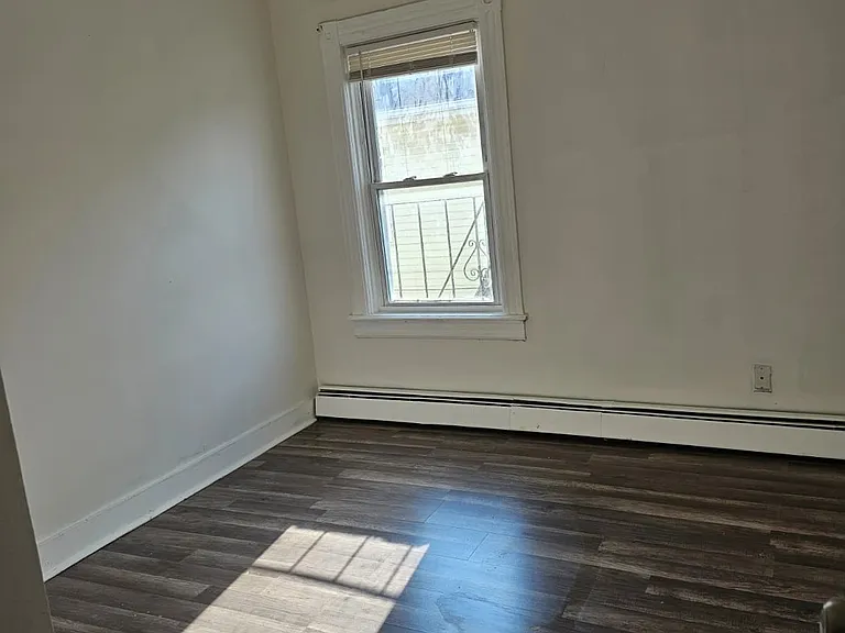 474 Weeden St #3 — Photo 8