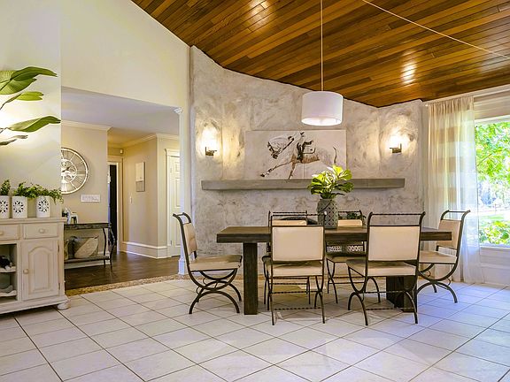 5th image of 9837 McKinnon Cres