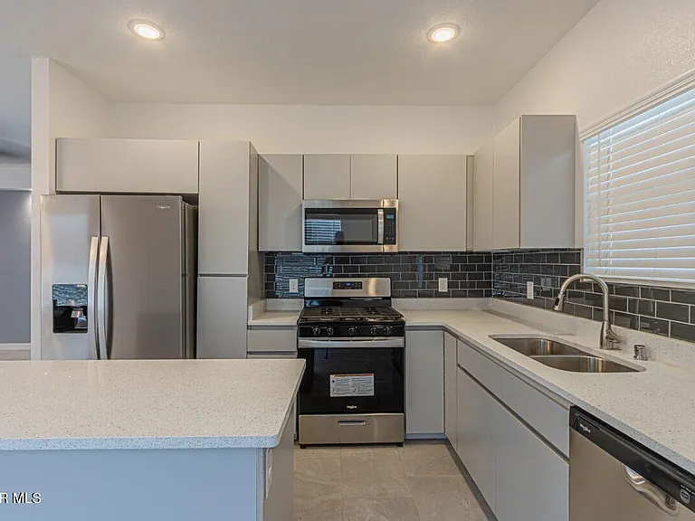 15168 Composition Ave — Photo 12