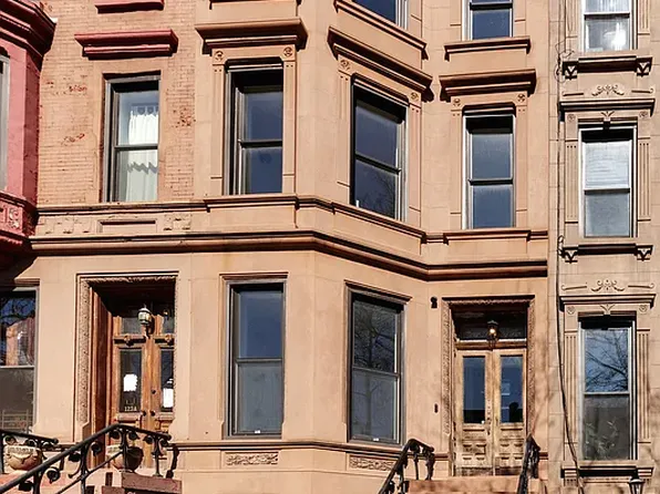 125 Halsey Street image 1 of 9