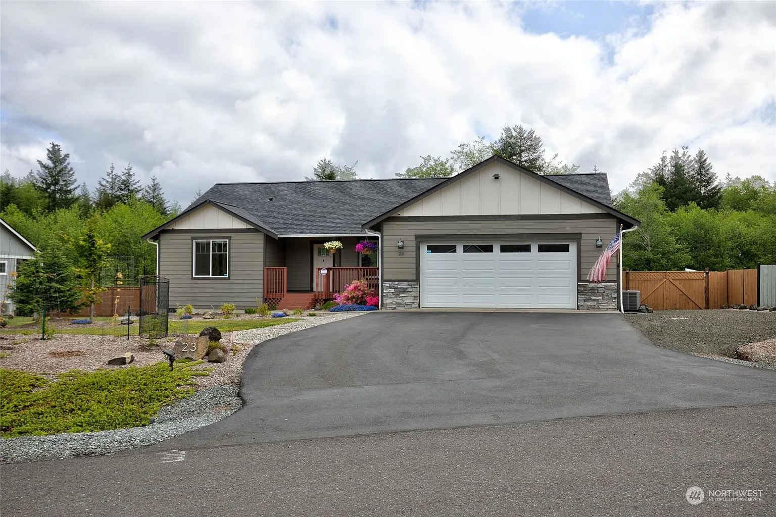 23 Ridgetop Lane photo 1