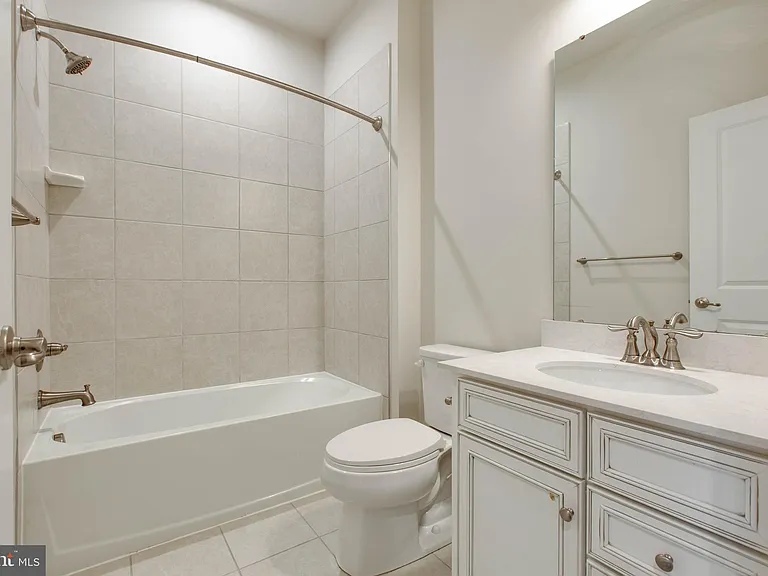 7912 N Gladden Farm Way — Photo 32