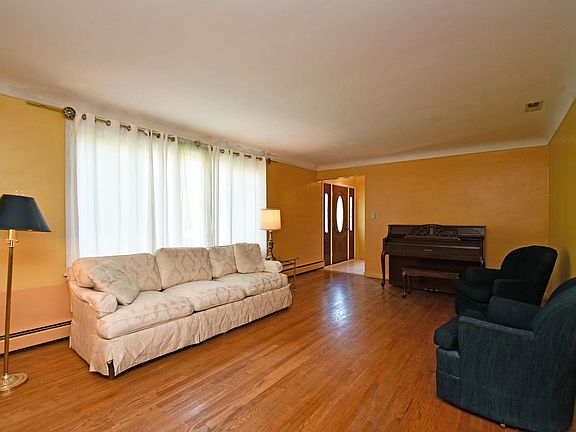 5th image of 2343 Van Leunen Dr