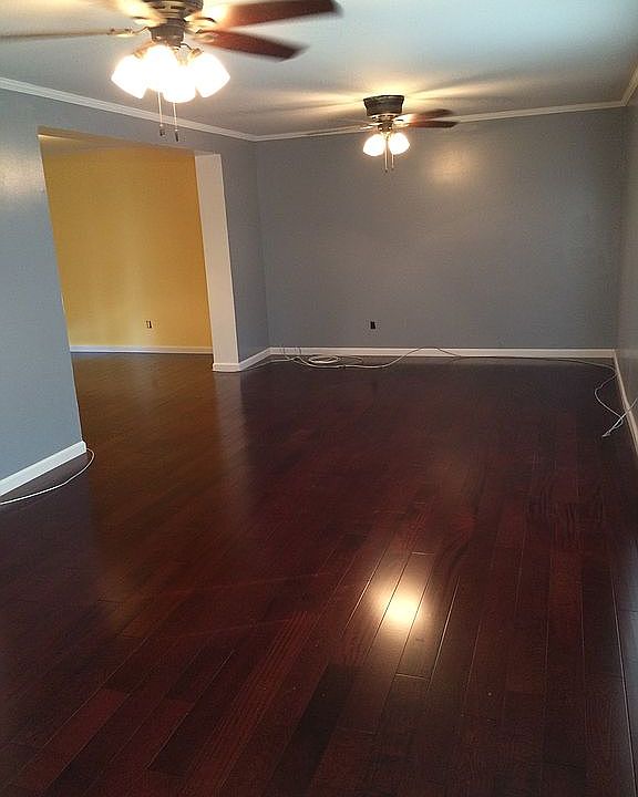 1st image of 9 Kincaid Dr