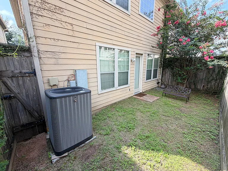1505 Paige St — Photo 31