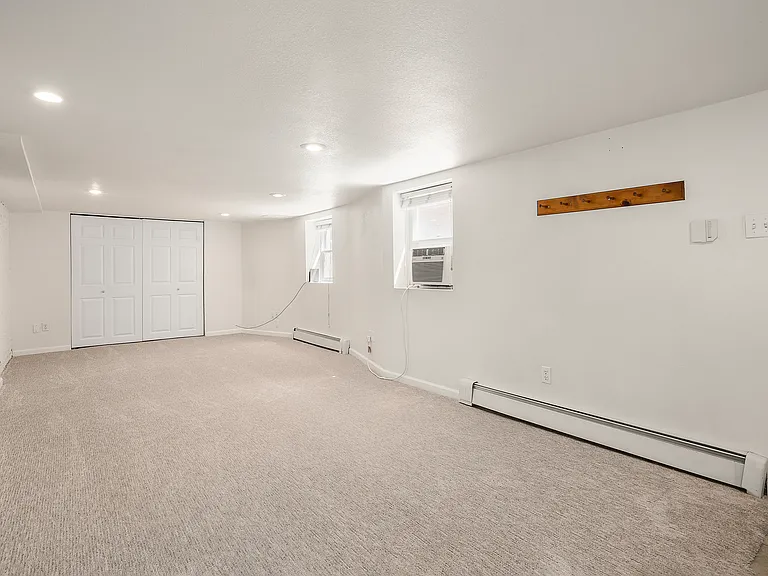 668 S Ogden St #B — Photo 9