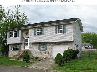 22 Oakmont Dr, Saint Albans, WV 25177