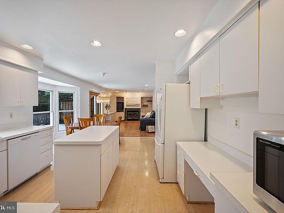 3rd image of 3 Cotswold Ct