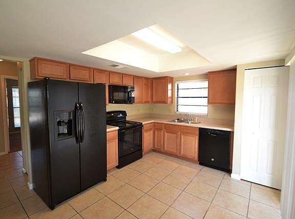 3rd image of 7610 Havenford Ct