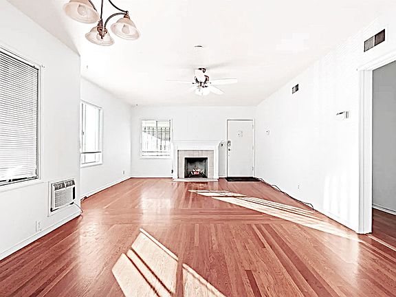 5th image of 1474 Plaza Dr