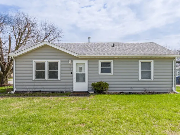 2503 W 70th St, Davenport, IA 52806