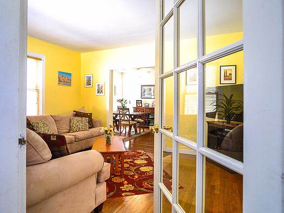3rd image of 90 Park Ave